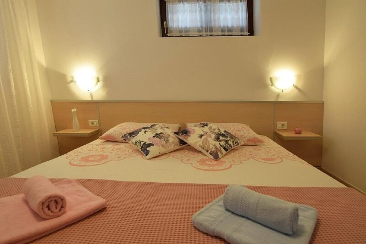 Apartmani Sole Pjescana Uvala Exteriér fotografie
