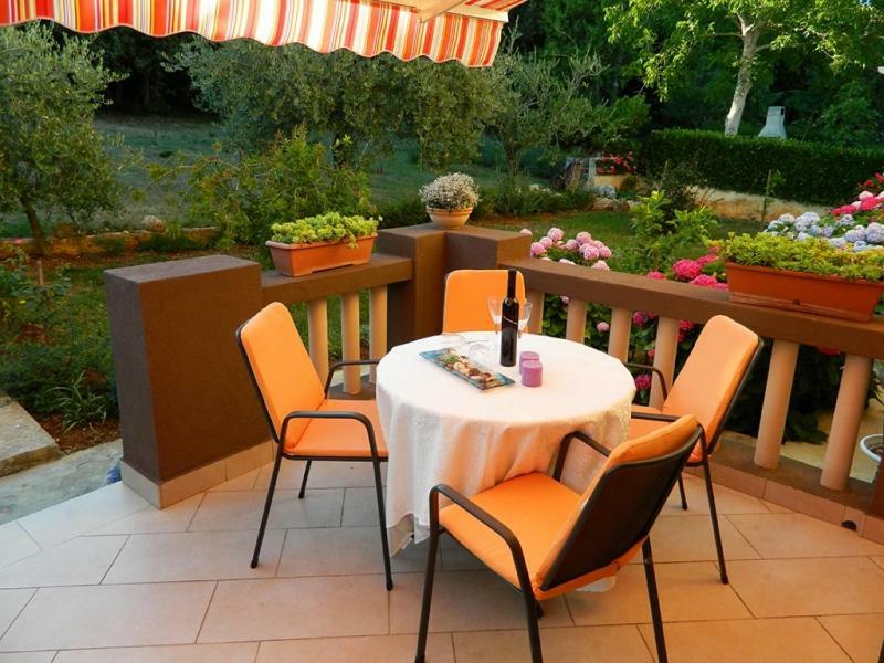 Apartmani Sole Pjescana Uvala Exteriér fotografie